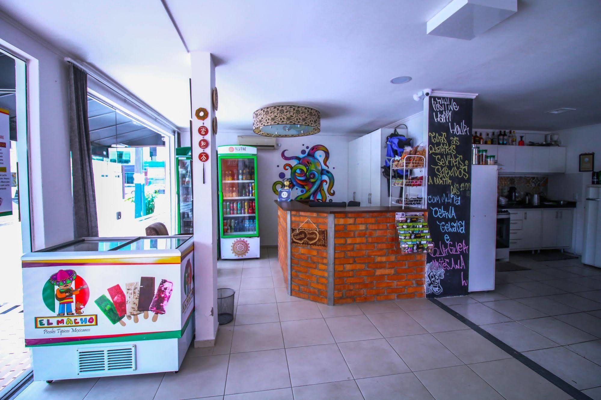 Positive Hostel Balneário Camboriú Eksteriør bilde