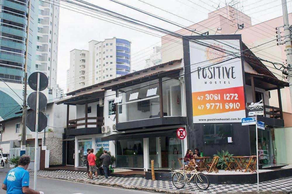 Positive Hostel Balneário Camboriú Eksteriør bilde
