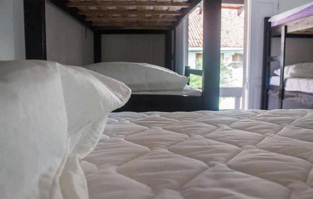 Positive Hostel Balneário Camboriú Eksteriør bilde