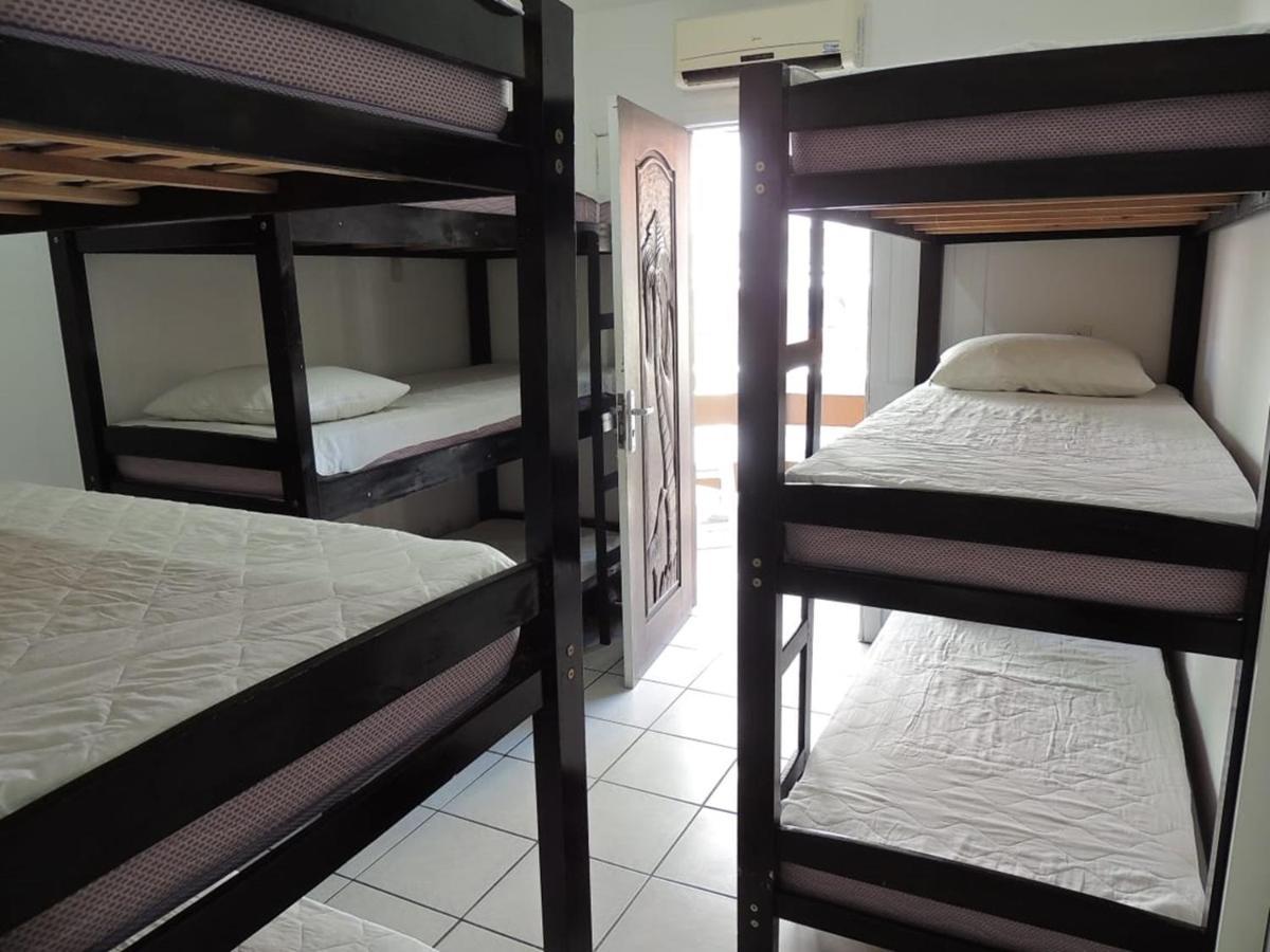 Positive Hostel Balneário Camboriú Eksteriør bilde